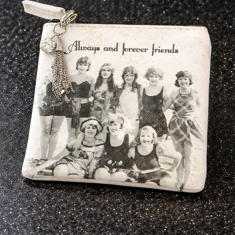 Vintage "Always and forever friends" coin purse with Beautiful Accent Pull.